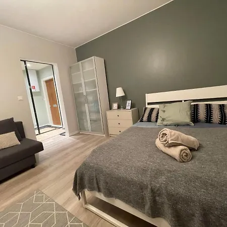 Beard Avenue Apartment *