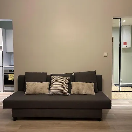 Beard Avenue Apartment *